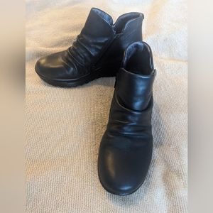Skechers size 8,Black leather boots